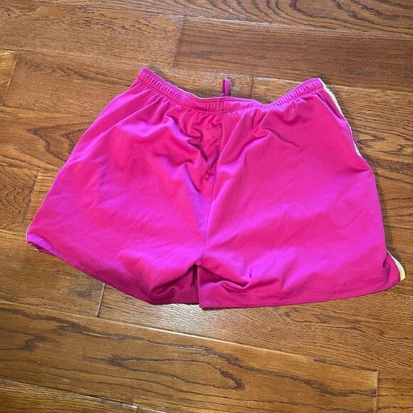 Under Armour size XL fuchsia color elastic band shorts - Picture 5 of 8